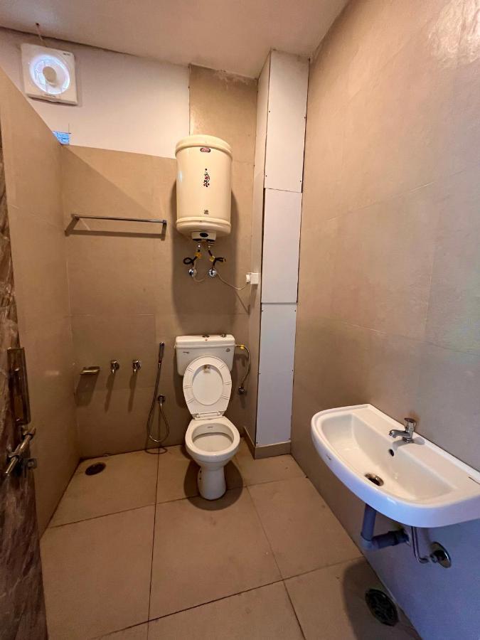 Hostel Backyard-Near Mall Road Manali Ngoại thất bức ảnh